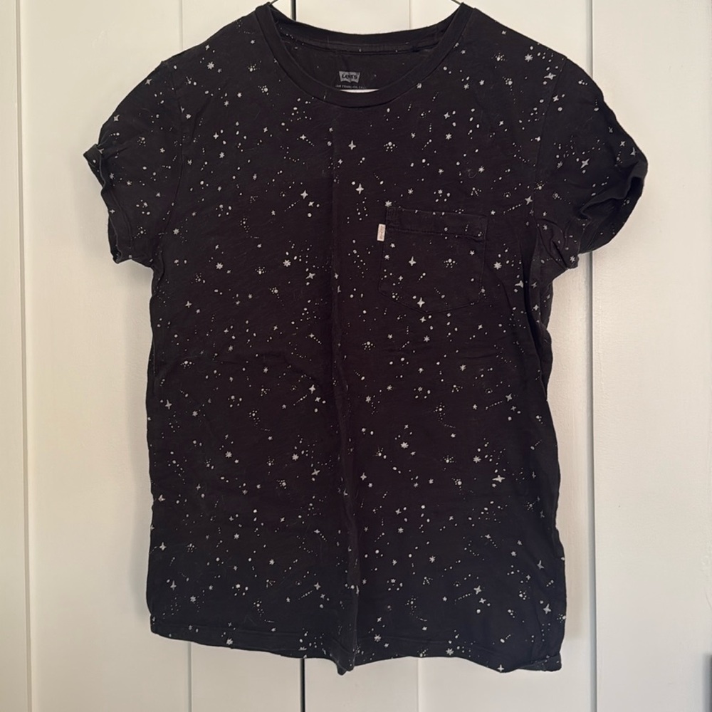 Levi’s star tshirt